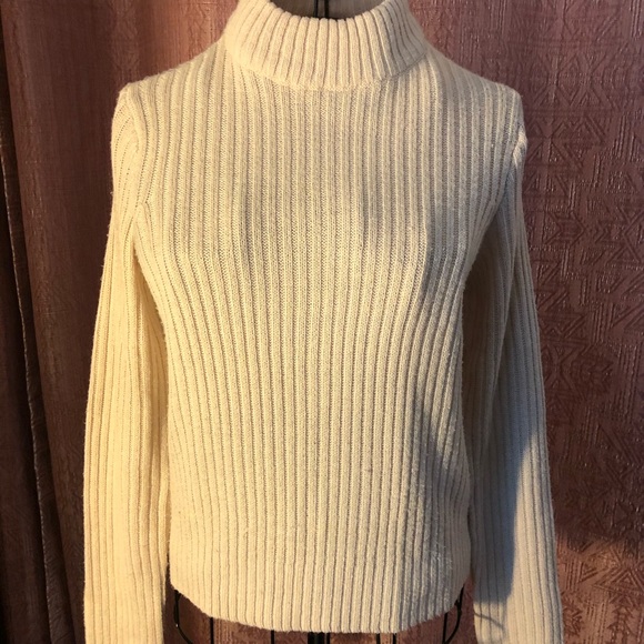 Sweater - Picture 1 of 3